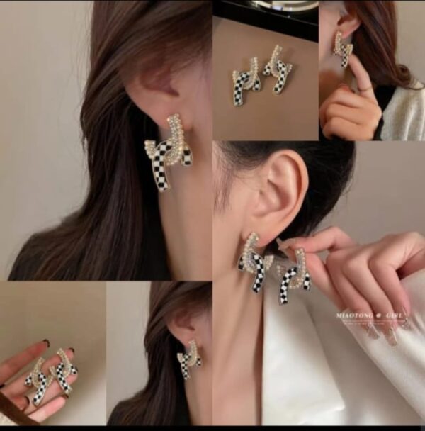 Pearly checks